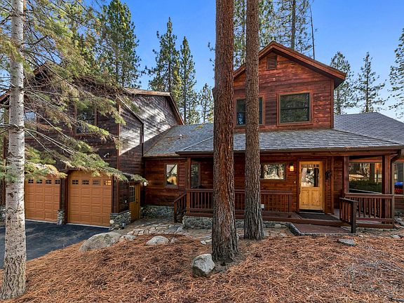 4th image of 458 Center St