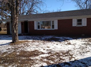 203 Carnation St NE, Demotte, IN 46310