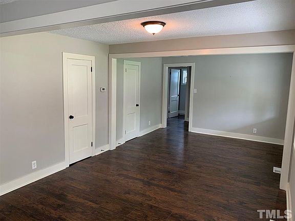 4th image of 518 Elmira Ave