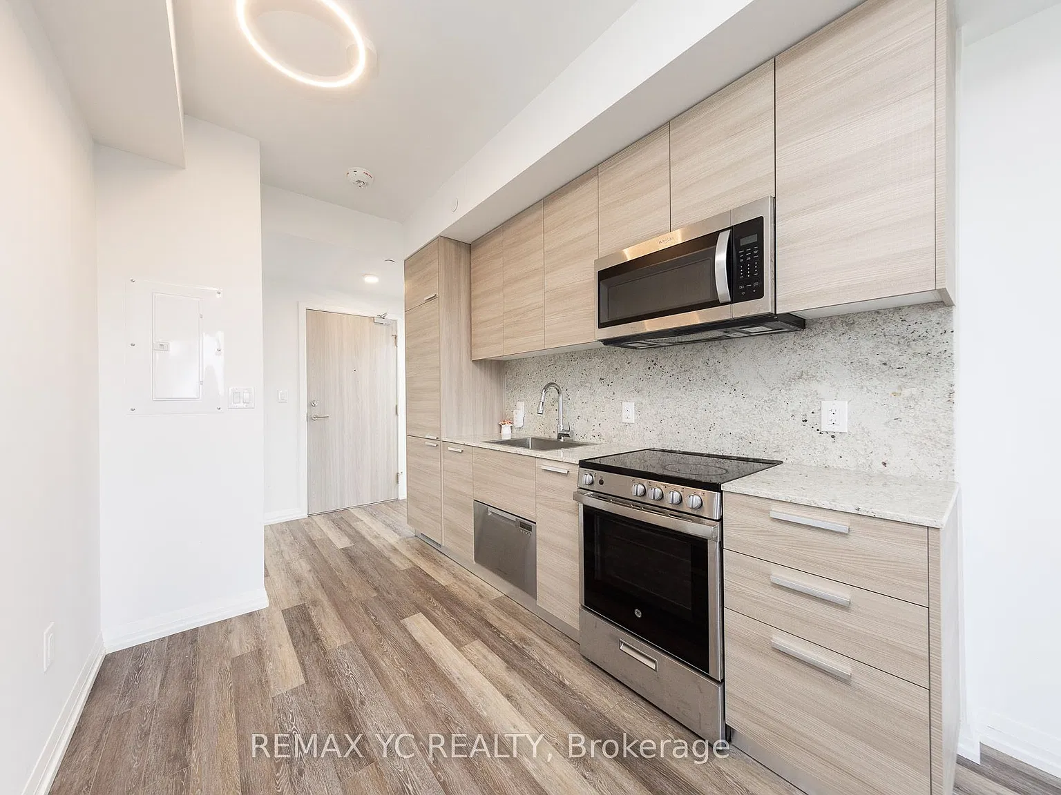 1 bed, $2,100 — Photo 3