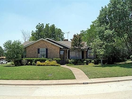 1st image of 224 Valleyglen Dr