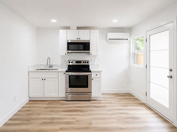 5th image of 1135 E Alexander Ave #3