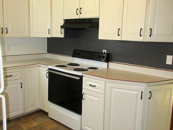 4th image of 815 9th Ave E