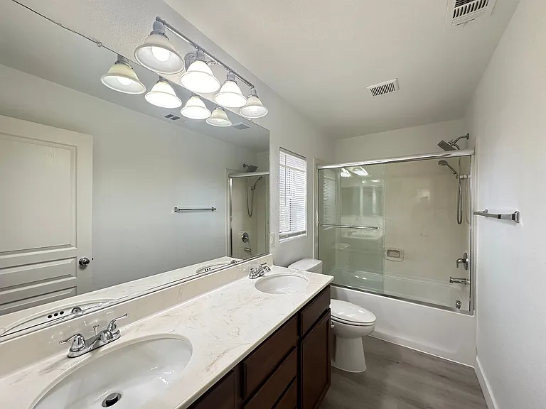 4859 Golden Shimmer Ave — Photo 12