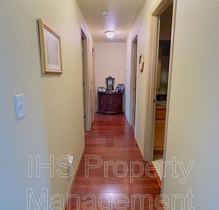 5th image of 4507 Campolina Ln
