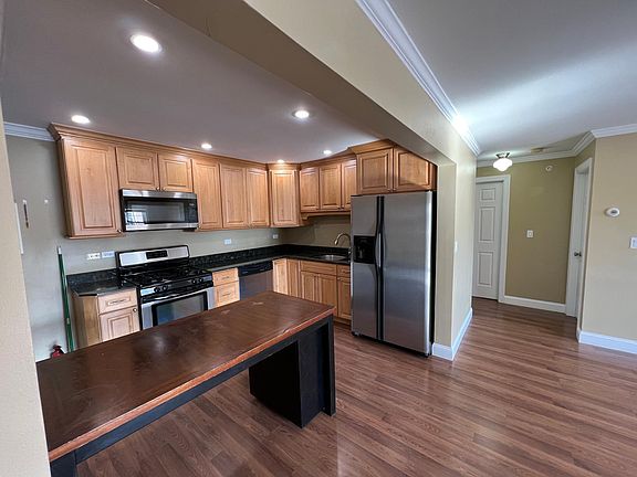 Kitchen (table is optional)