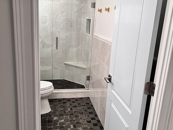 5th image of 3530 Piedmont Rd NE