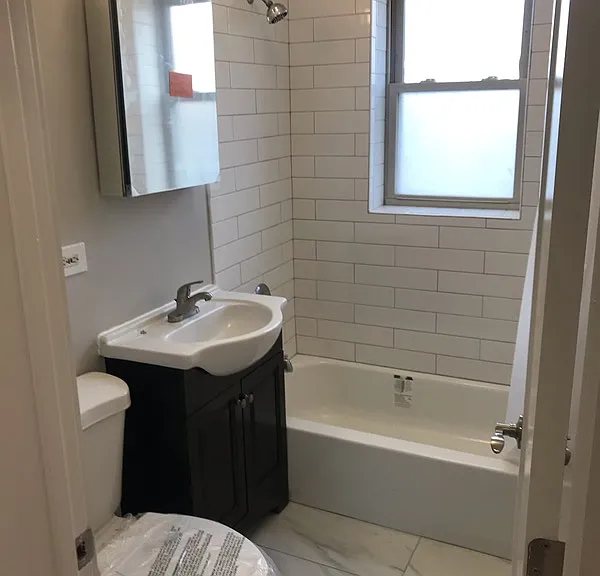 2449 W Ardmore Ave #1 — Photo 7