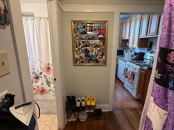 5th image of 1512 W Rosemont Ave APT 2S