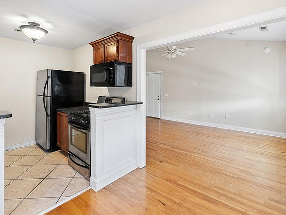 5th image of 180 Line St