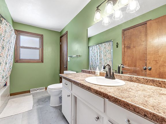 5th image of 808 Ridgeway Blvd