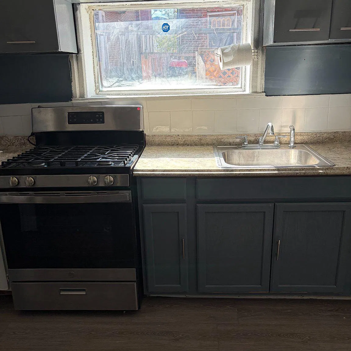 3 bed, 1.5 bath, 1140 sqft, $1,600 — Photo 3