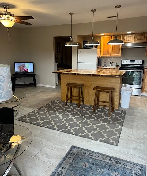 Chesterfield Apartments — Photo 6