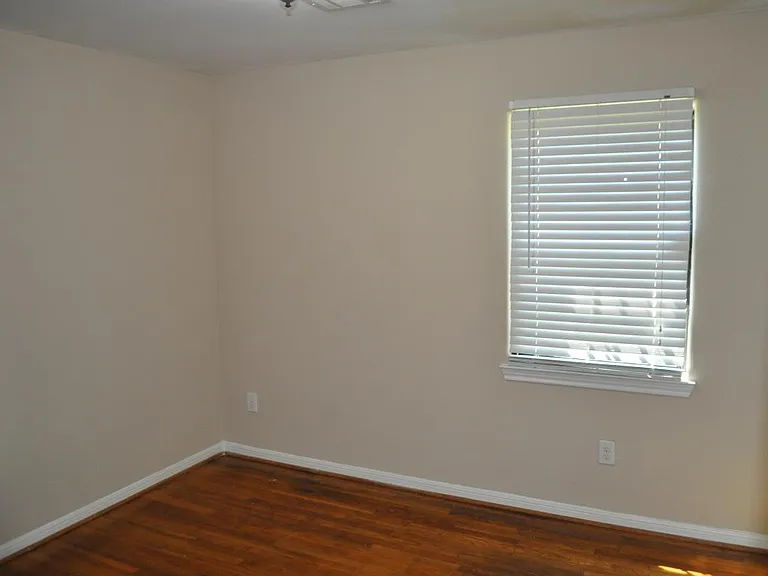 10214 Chesterfield Dr — Photo 9