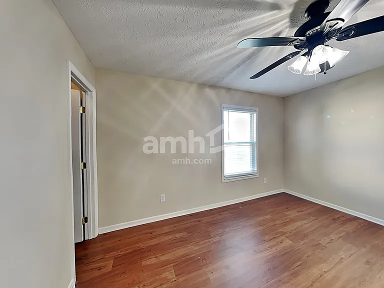 311 Hartford Ct — Photo 16