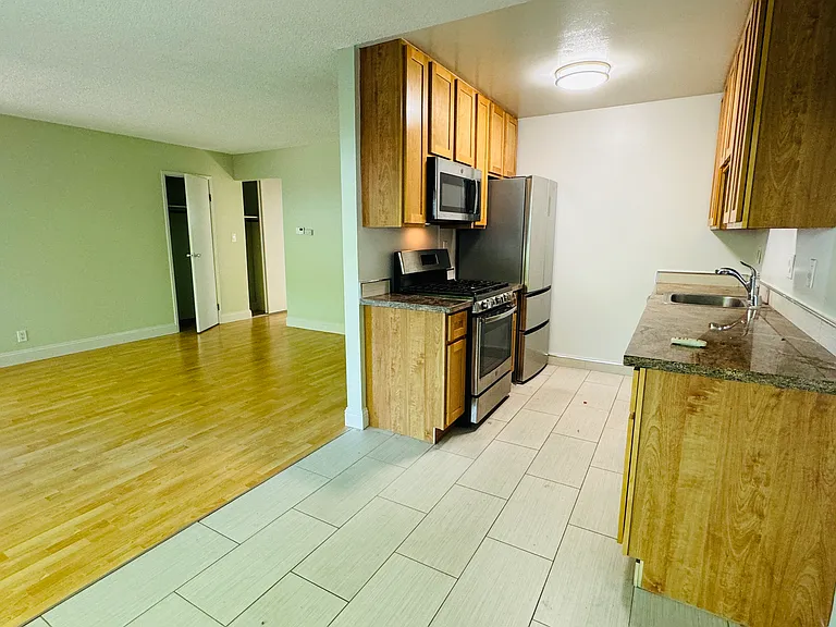 1855 Trinity Ave #9 — Photo 3