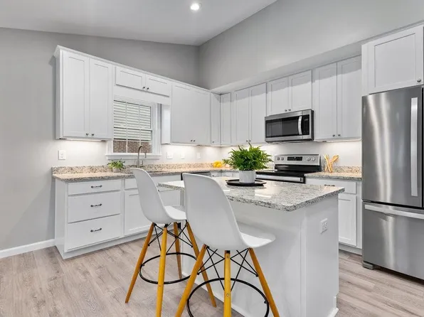 5 River Oak Dr, Staunton, VA 24401