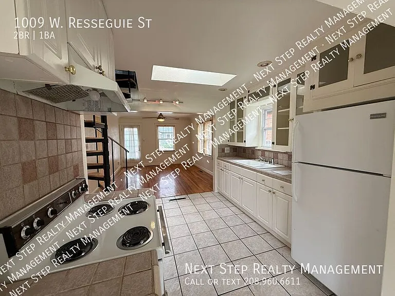 1009 W Resseguie St — Photo 5