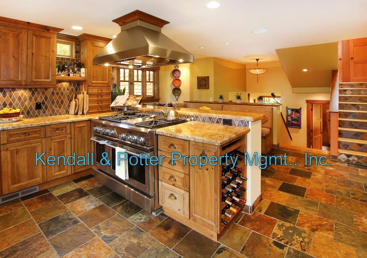 Stunning Depot Hill Craftsman! 4BR, 3.5BA, plus office, bonus, and piano rooms. — Photo 4