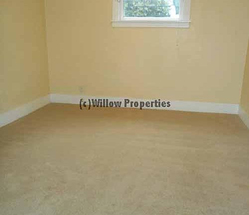 3rd image of 1921 S Hosmer St