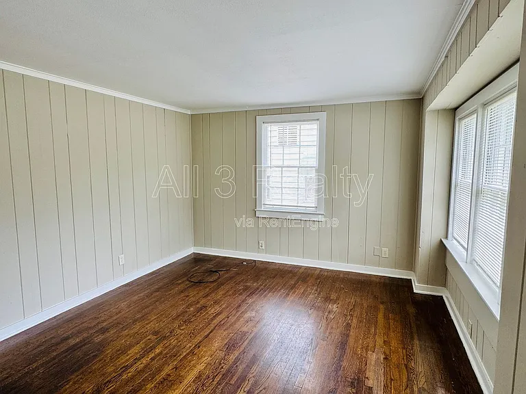 2023 Windsor Ave — Photo 4
