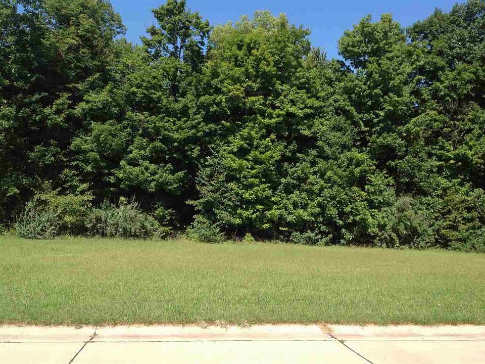 2nd image of 815 Shady Creek Dr