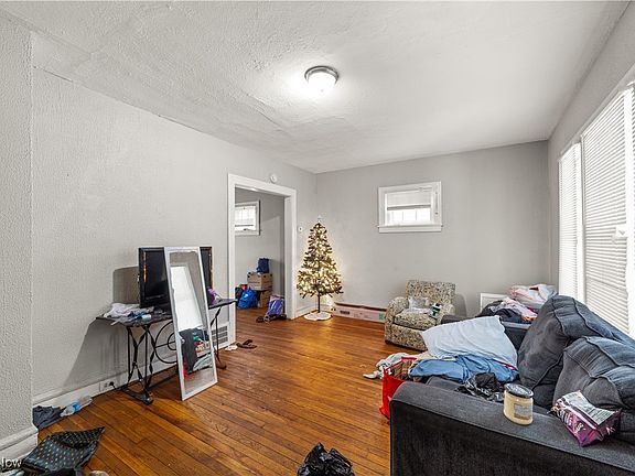 2nd image of 12712 Lenacrave Ave