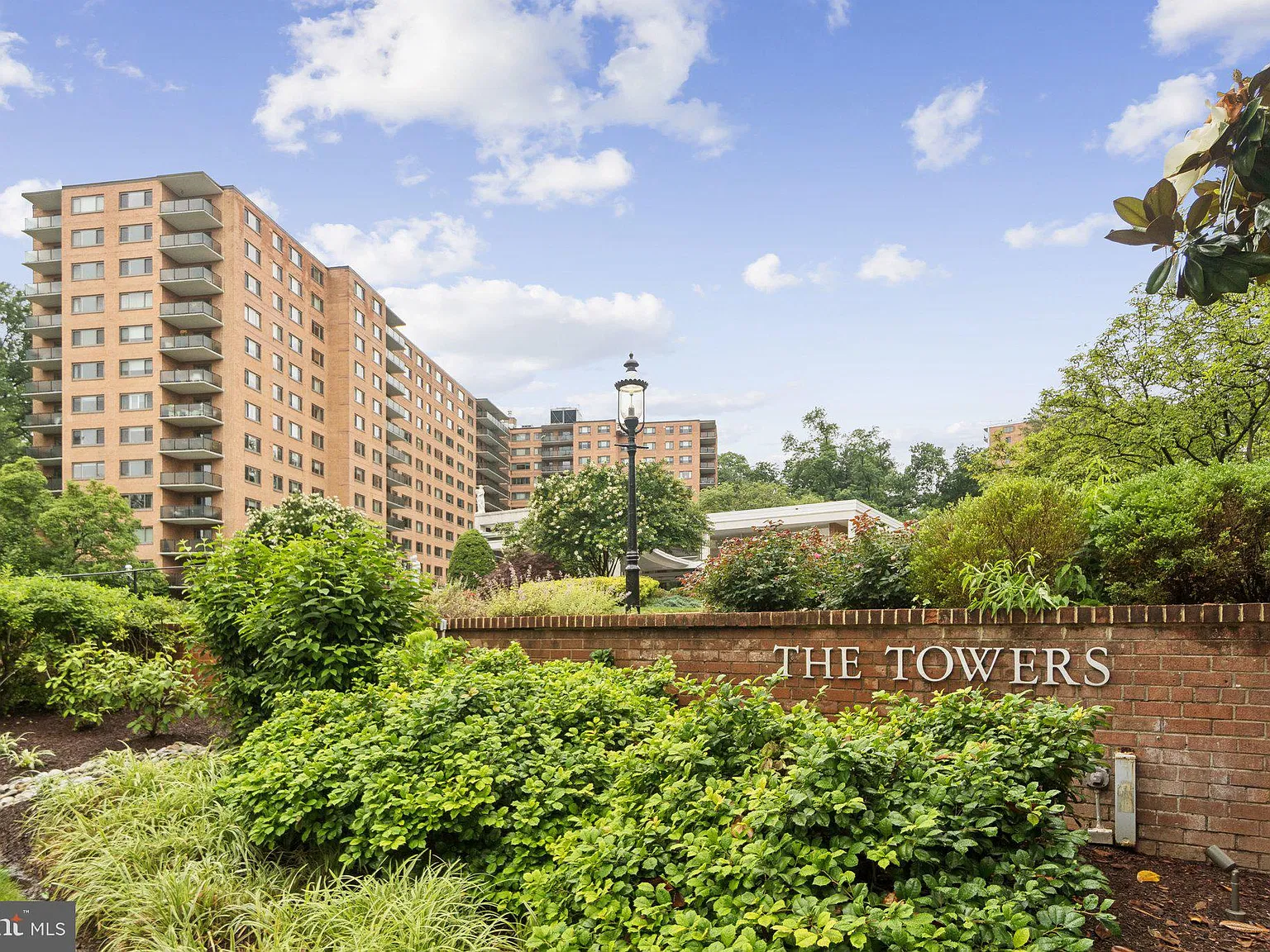 The Towers Condominium — Photo 2