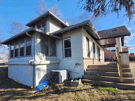 4th image of 4007 Central Ave