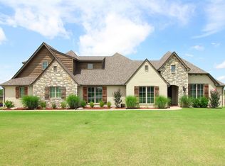 8618 N 65th East Pl, Owasso, OK 74055