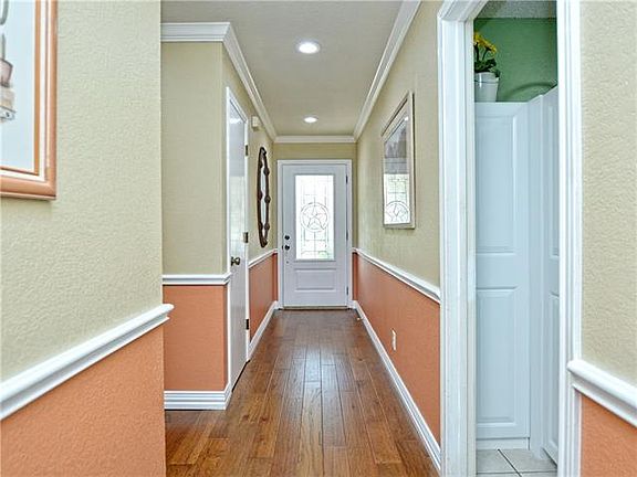4th image of 602 Greenwood Dr