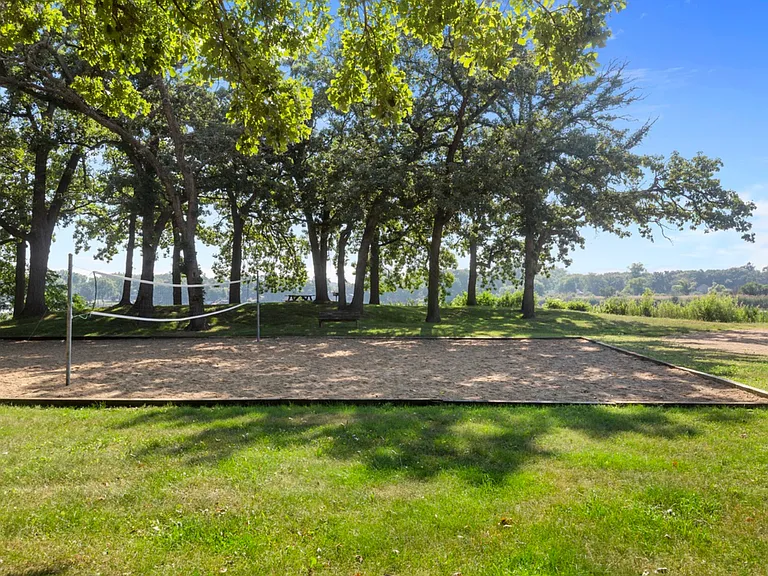 37 Bermuda Colony — Photo 13