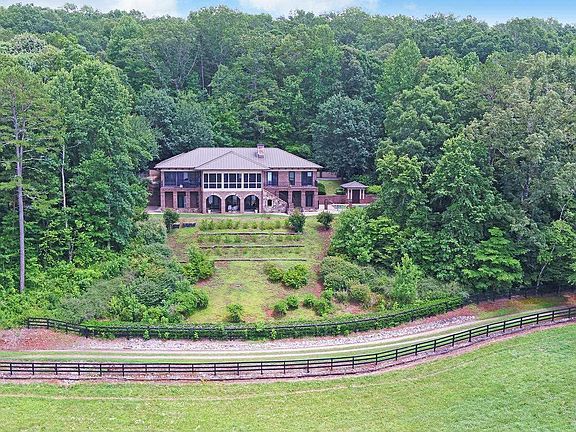 3rd image of 230 Owls Nest Ln