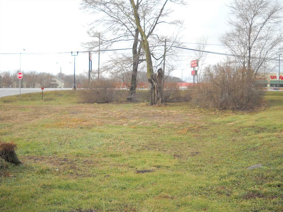 2nd image of 8 Adams Ave