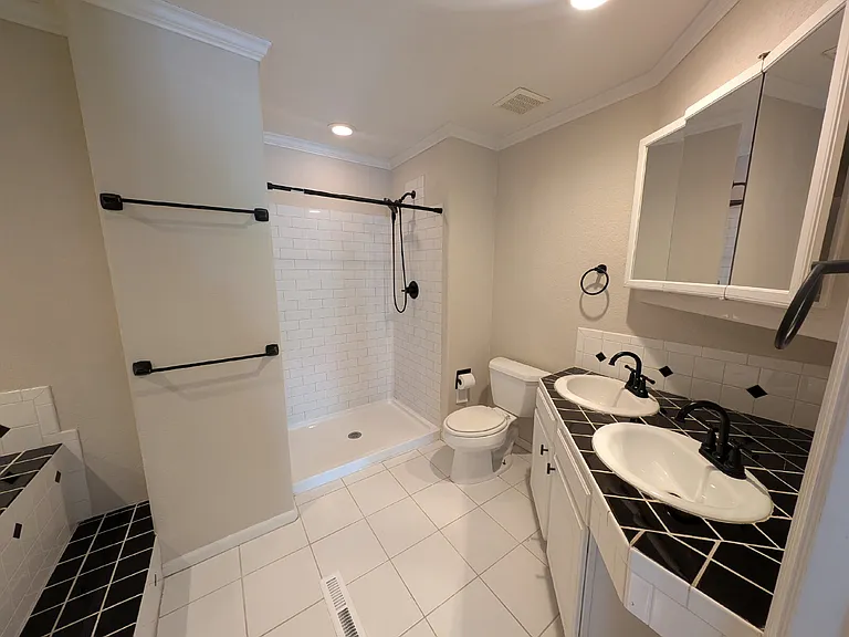 1175 E Dry Creek Pl — Photo 17