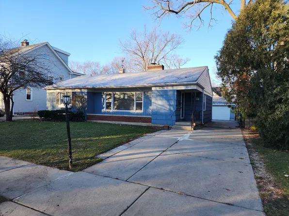 944 Rosemary Ter, Deerfield, IL 60015