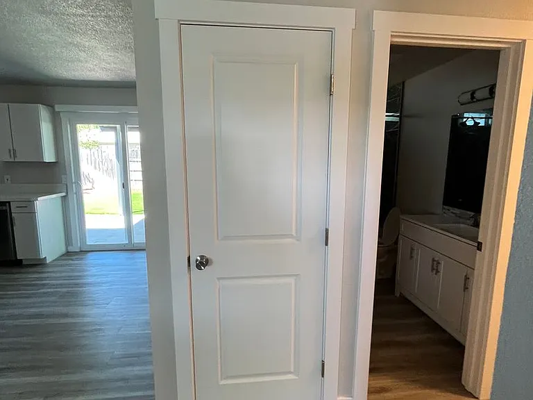 4288 Bradley Dr — Photo 10