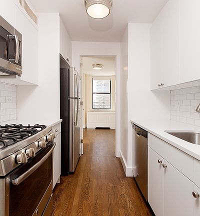 5th image of 330 E 39th St APT 26M