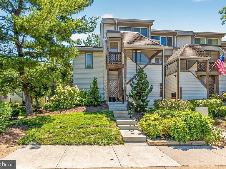 18273 Leman Lake Dr — Photo 1