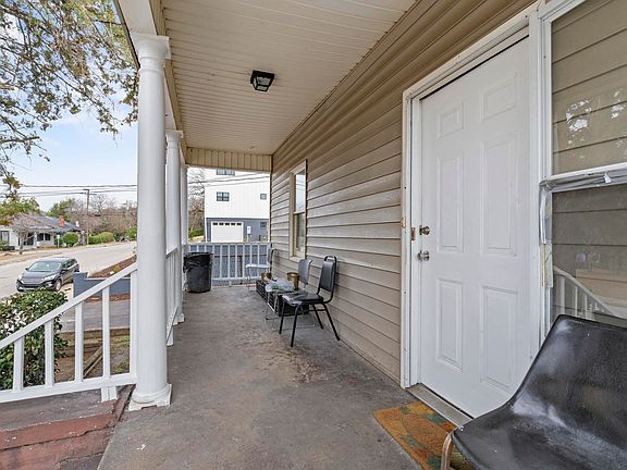 4th image of 818 Tree St