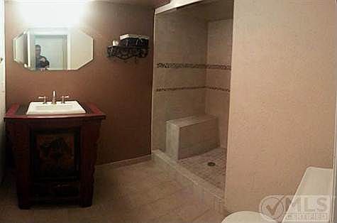 5th image of 8 Woodmoor Dr