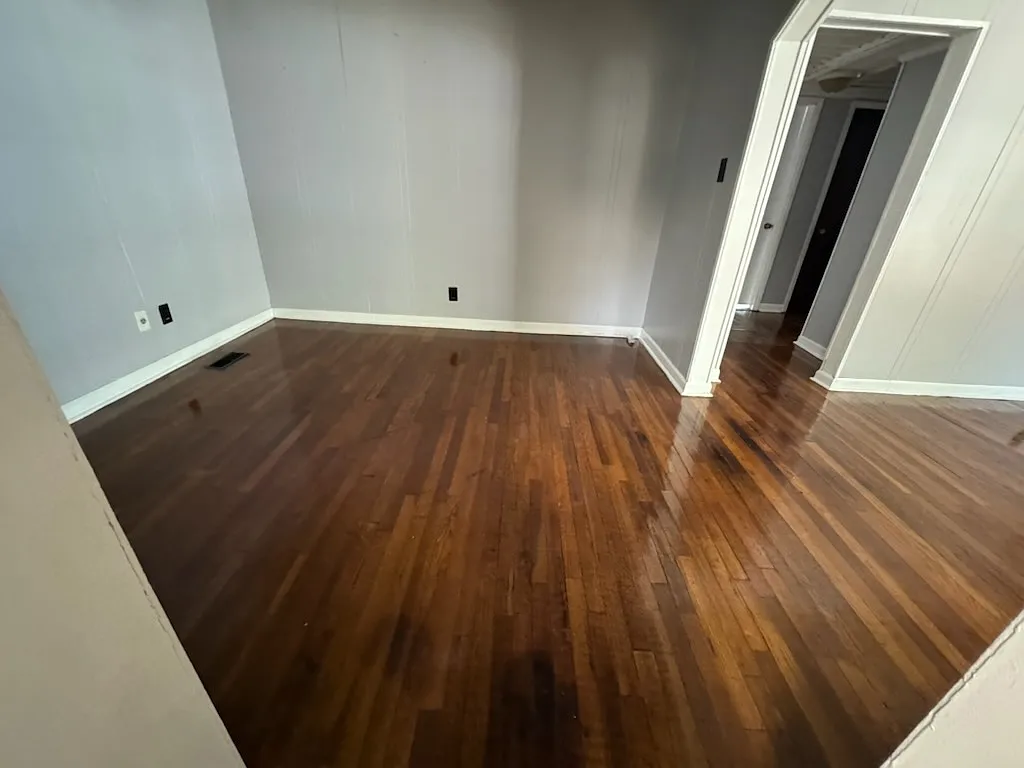 3 bed, 2111 sqft, $1,200 — Photo 2