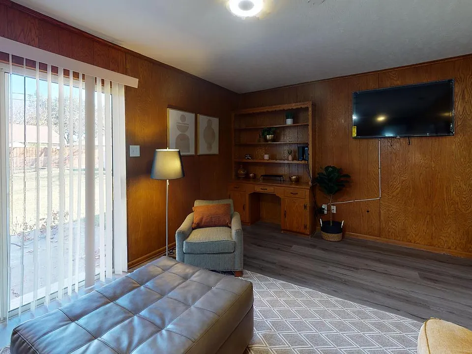 4106 Skyline Dr
