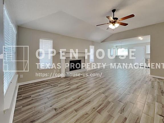 3rd image of 709 Stonebrooke Dr