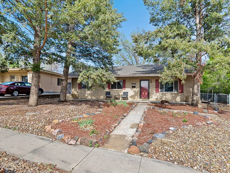 2219 Farragut Ave — Photo 4