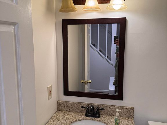 4th image of 1154 Jeffrey Dr