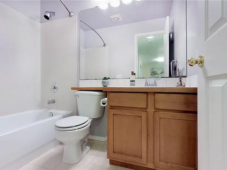 18501 SE Newport Way #J242 — Photo 10