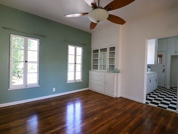 4th image of 227 1/2 S Gramercy Pl