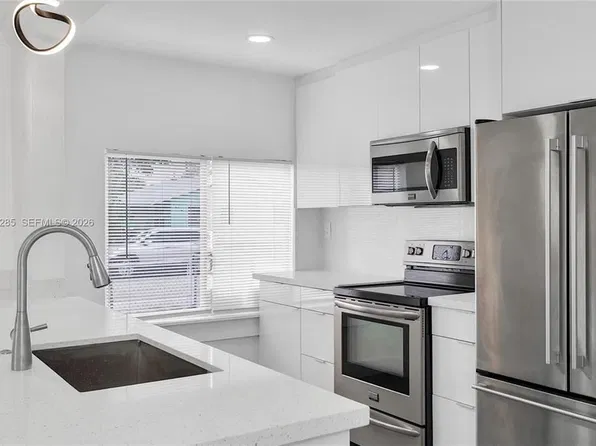 2828 NW 7th St Unit 2828, Fort Lauderdale, FL 33311