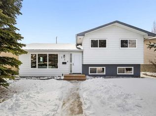 236 N Silverview Way NW, Calgary, AB T3B3K3